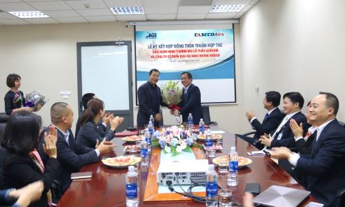 Taseco Airs – MB ký kết thỏa thuận hợp tác.