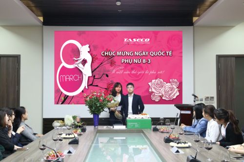 Thú vị ngày nữ giới “Đưa nhau đi trốn”