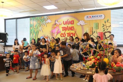 Vui rộn ràng lễ hội “Vầng trăng cổ tích” 2018