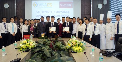 VINACS vinh dự đón nhận cú đúp danh hiệu Best Global Network Caterer và Best Caterer in Asia Pacific do Qatar Airways trao tặng