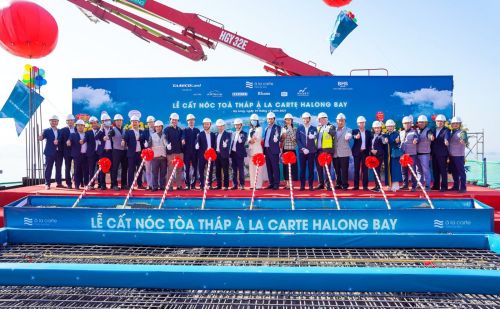 Lễ cất nóc tòa tháp khách sạn À La Carte Halong Bay
