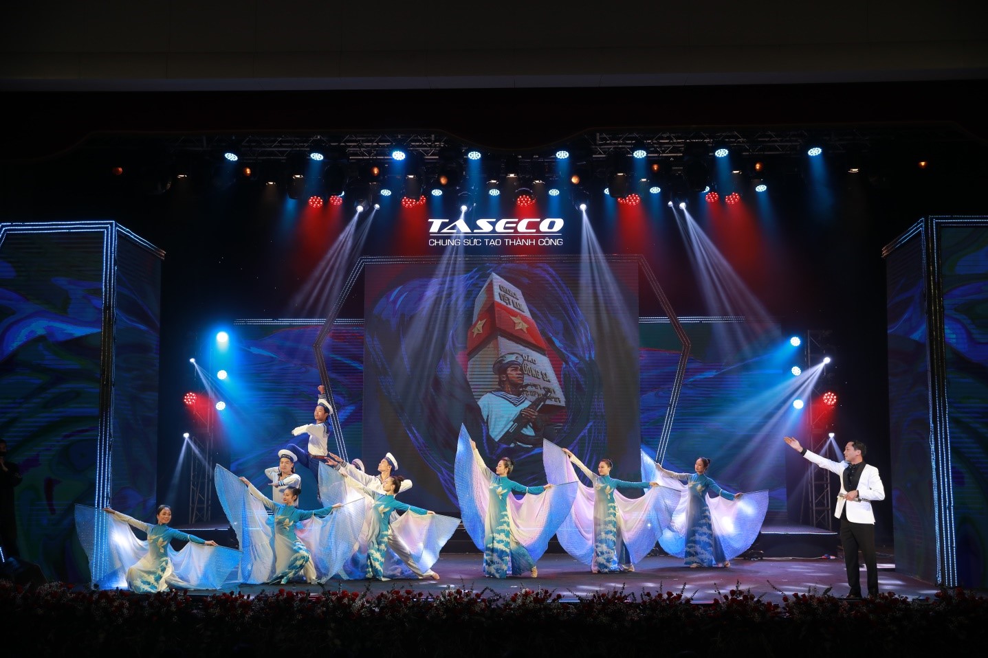 Ca sĩ Bùi Xuân Vụ (Taseco Land) với ca khúc “Tổ quốc gọi tên mình”