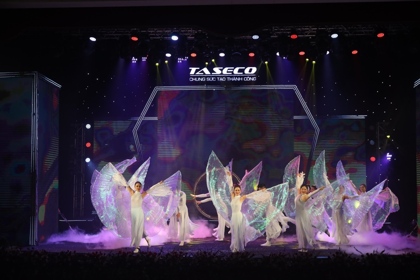 Múa “Cánh chim Taseco”- Taseco Airs