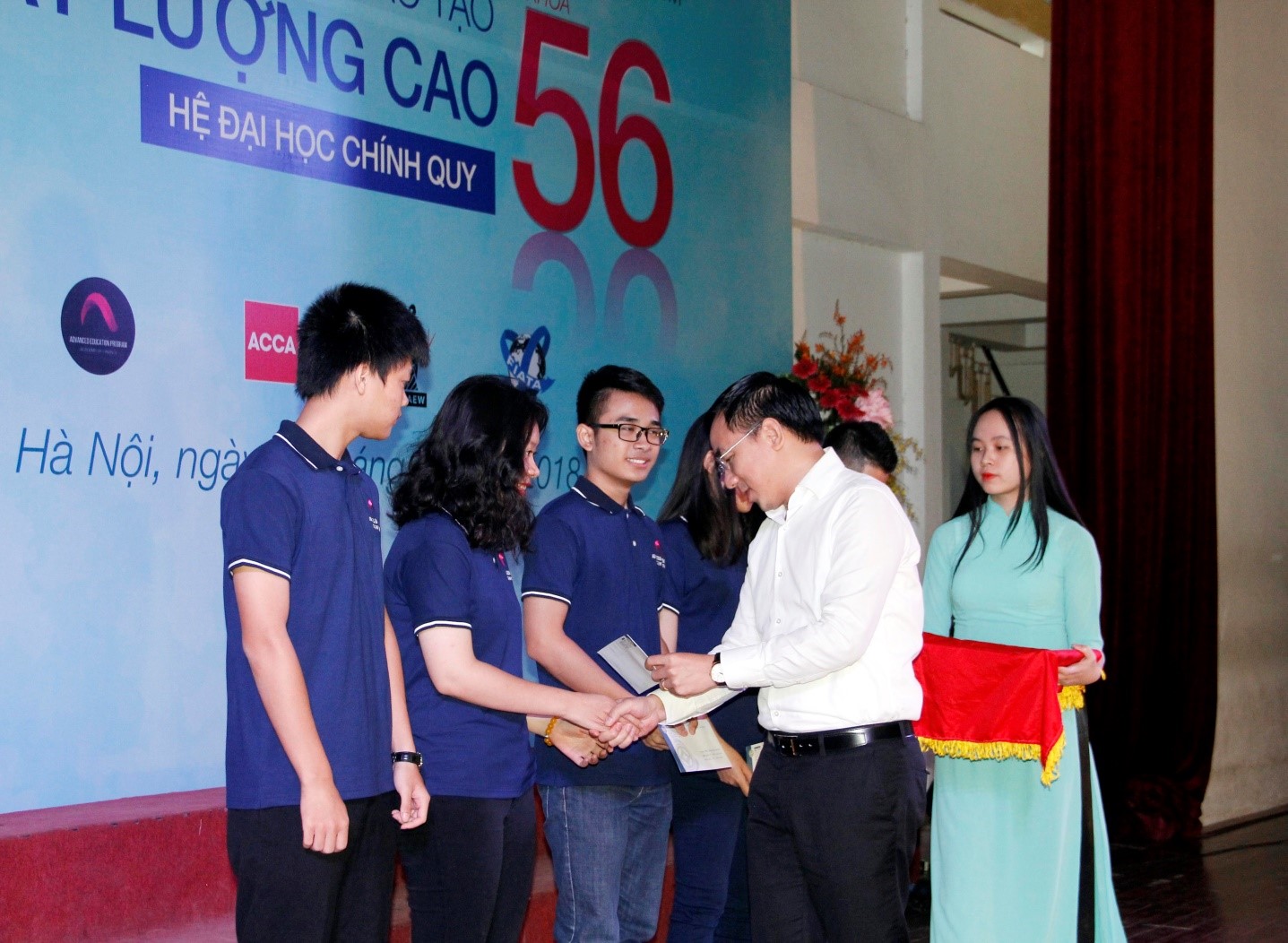 05 sinh viên sinh viên chuyên ngành Kiểm toán của Học viện Tài chính vinh dự nhận học bổng của Taseco