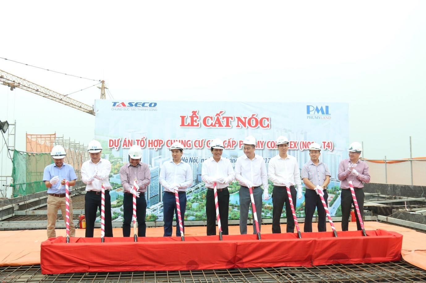 Nghi thức tiến hành Lễ Cất nóc dự án Phú Mỹ Complex