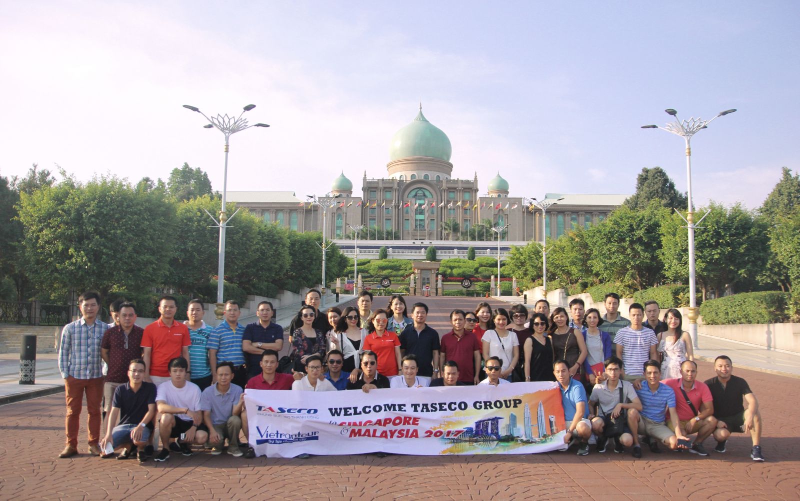 Đoàn 2 khám phá miền đất Malaysia