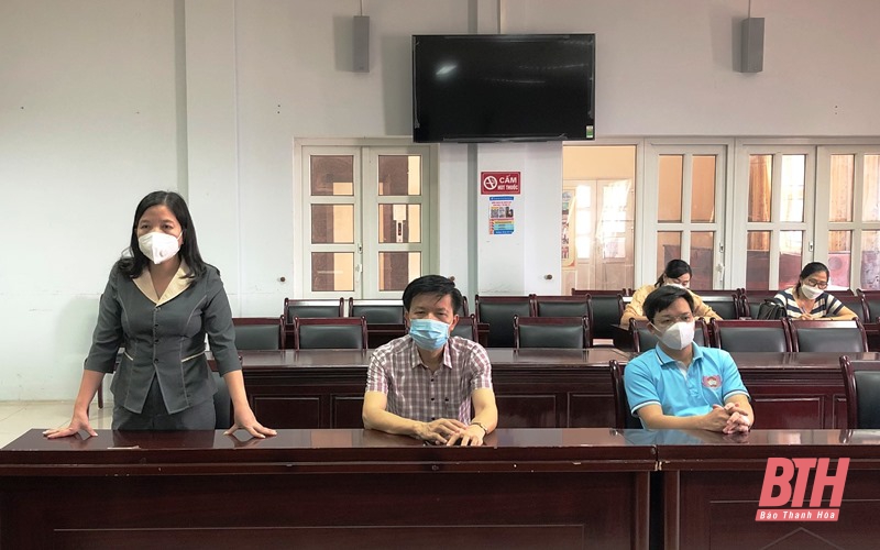 Đồng chí Trưởng ban Dân vận Tỉnh ủy, Chủ tịch Ủy ban MTTQ tỉnh cảm ơn sự quan tâm, sẻ chia của Công ty cổ phần Tập đoàn TASECO.