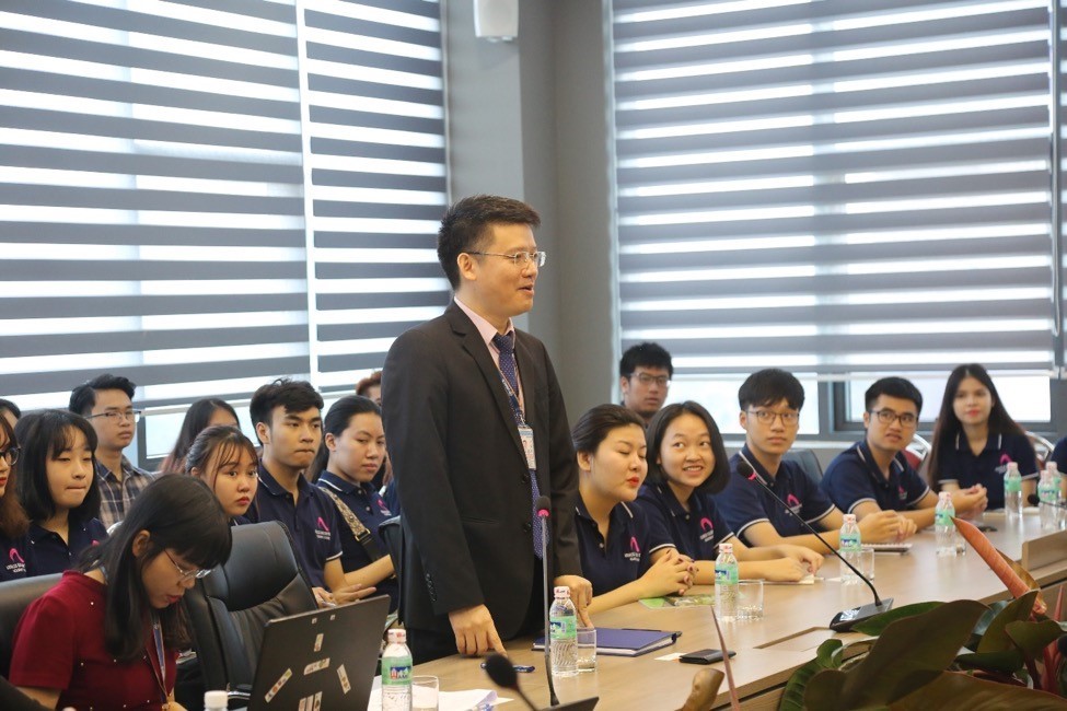 Anh Nguyễn Văn Tuy - Phó Tổng Giám Đốc VINACS - Cựu sinh viên Khoá 35 Học viện Tài chính phát biểu