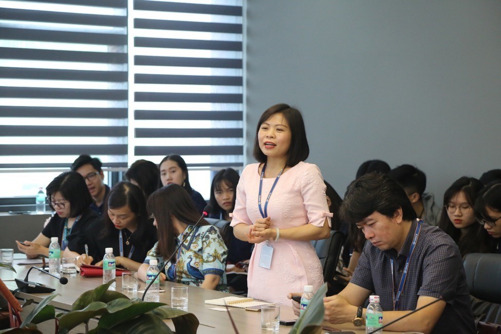 PGS. TS Ngô Thị Thu Hồng - Phó Trưởng Khoa Kế toán, Trưởng BM Kế toán Tài chính phát biểu