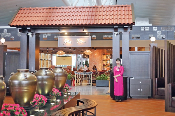 Không chỉ lôi cuốn bởi chất lượng, giá cả và dịch vụ, nhà hàng Lucky Restaurant còn mang lại cho khách hàng cảm nhận như chạm vào hồn Việt, hương quê