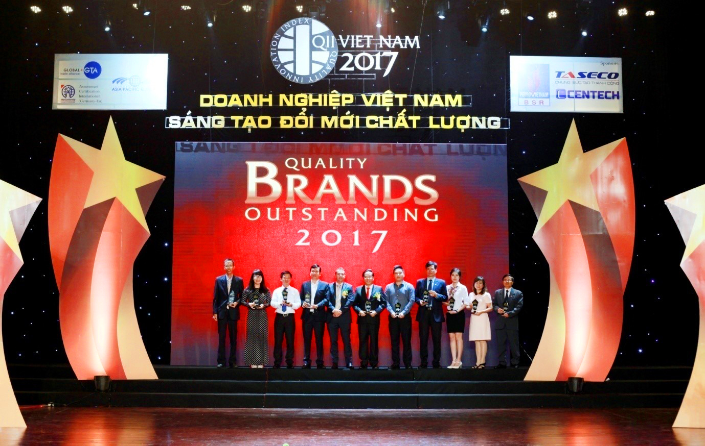 Công ty Taseco vinh dự lọt vào Top 10 các đơn vị xuất sắc đạt được chứng chỉ
