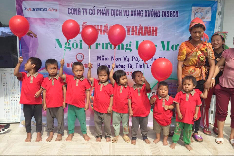 Công ty Taseco và Taseco Airs là hai đơn vị phối hợp tài trợ cho công tác xây mới hai điểm trường của xã Tá Bạ